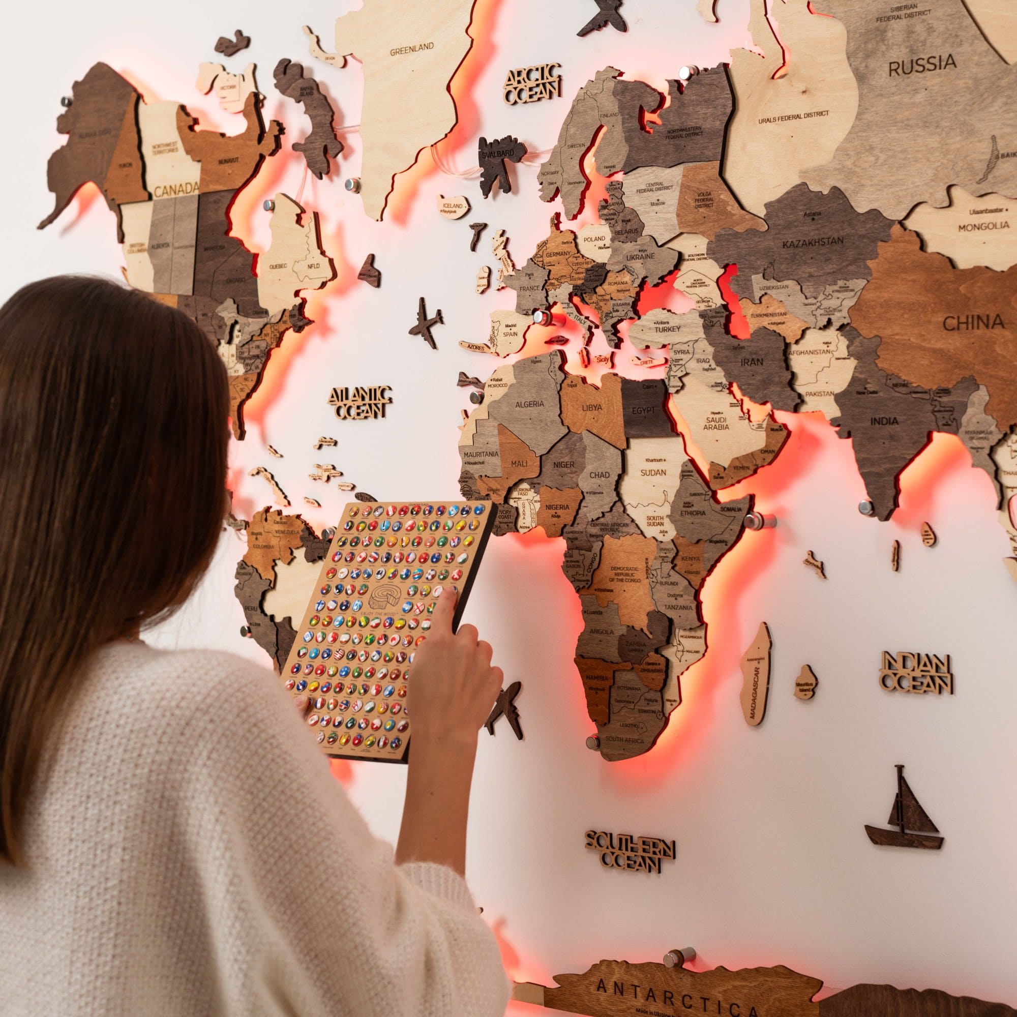 3D LED Holz Weltkarte Multicolor